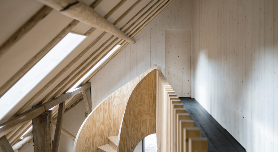 The Ahof - The renovation of a heritage barn in Holland - EeStairs