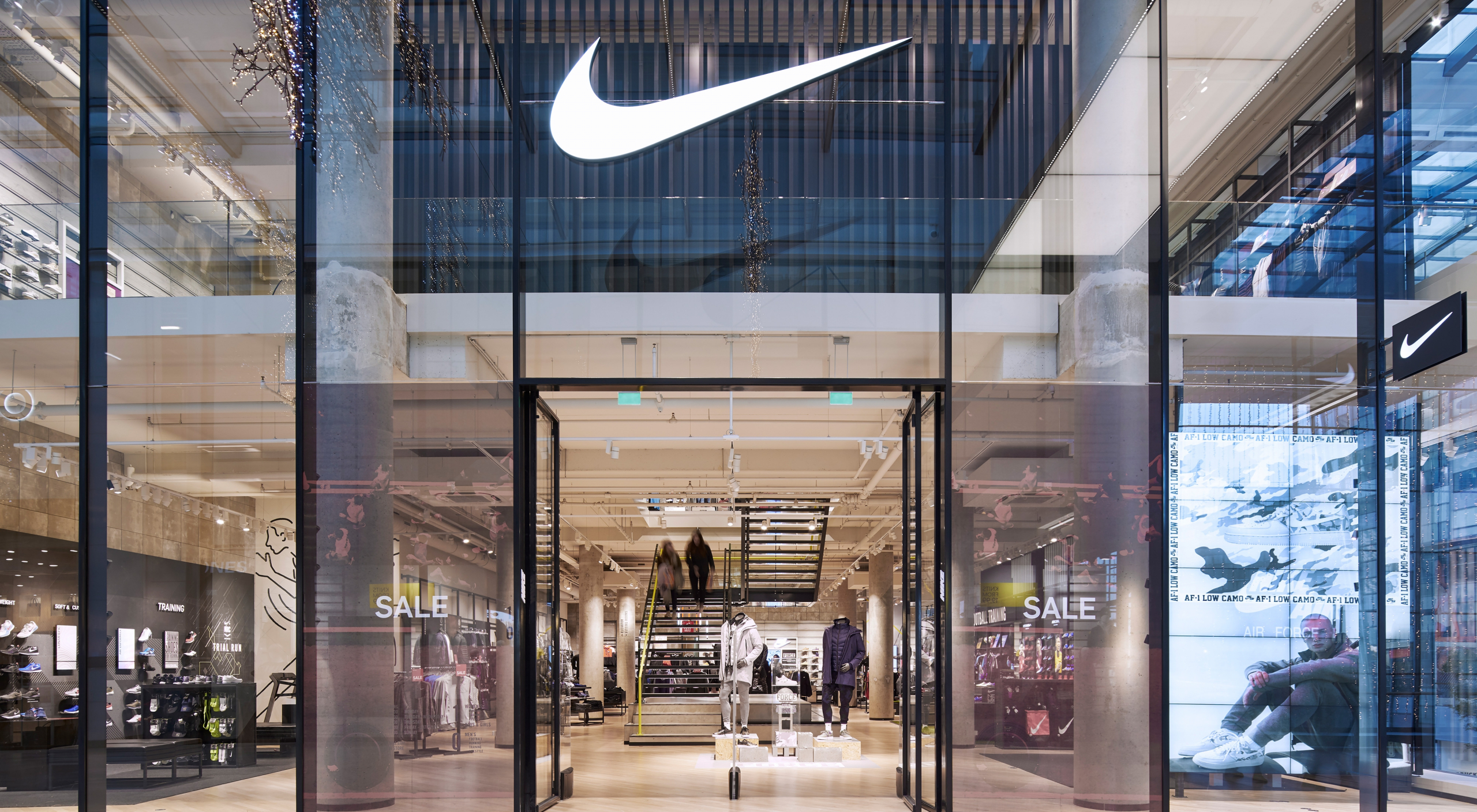 Origineel Hopelijk tweedehands Nike Store, Utrecht - EeStairs